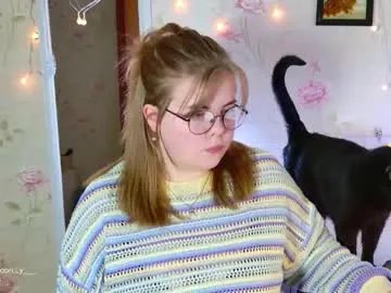 yumm_lolly on Chaturbate