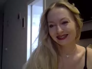 Offline zarinaswift on Chaturbate