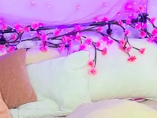 Freechat nikki_alman on Flirt4Free