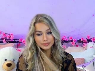 Freechat nikki_alman on Flirt4Free