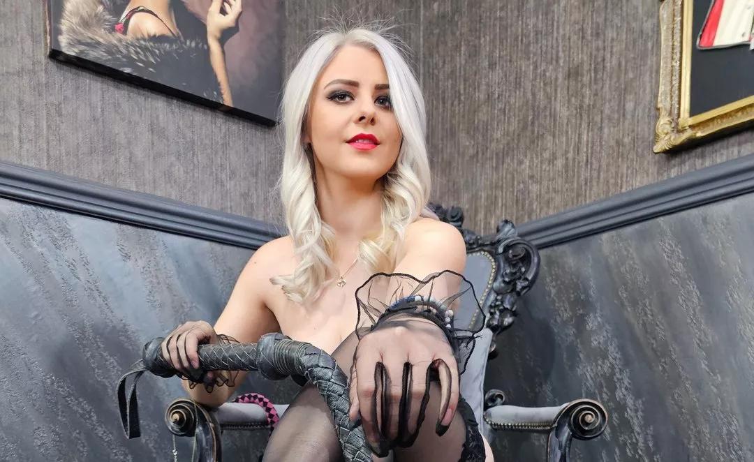 Offline TiffanyDeen on Streamate