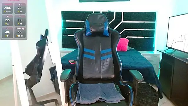 -MiaKitty- on StripChat