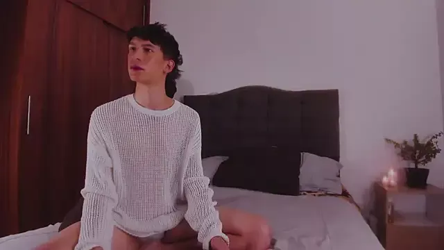 Offline 2gays_1Str8 on StripChat