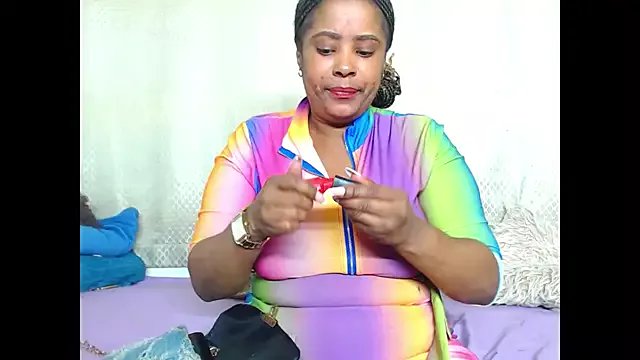 2Sweetysmile on StripChat