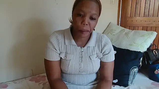 __JuicyAss_ on StripChat