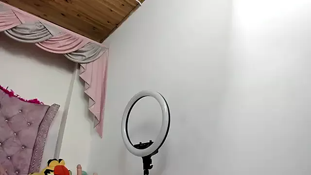 _Abby_white_ on StripChat 