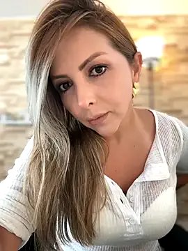_Abril-Office1 on StripChat