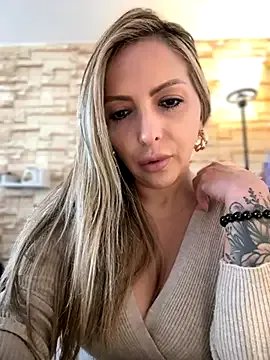 _Abril-Office1 on StripChat