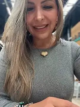 _Abril-Office1 on StripChat