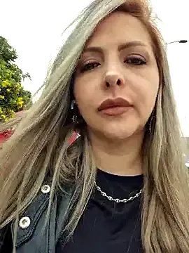 _Abril-Office1 on StripChat