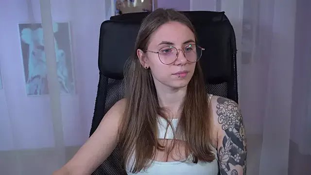 _AnnaStark_ on StripChat