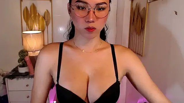 _AsianHinata_ on StripChat