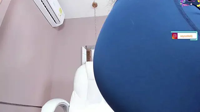 _BunnyNaugthy on StripChat