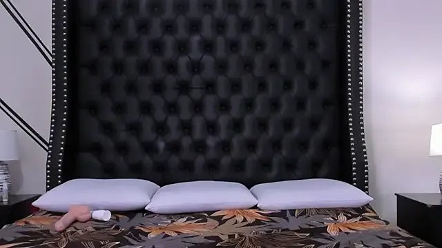 _Cherry_fox — one finger in ass