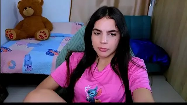 _elenna on StripChat