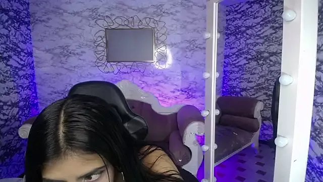 _Kitty_v on StripChat
