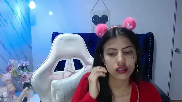 _Kitty_v on StripChat