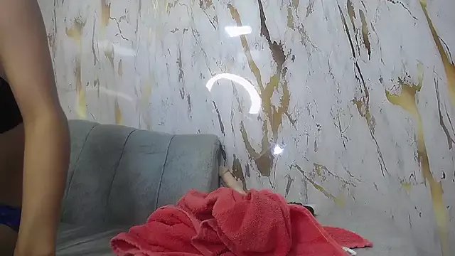 _Kitty_v on StripChat