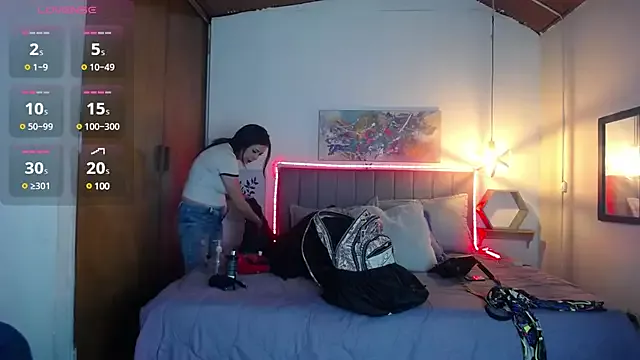 Offline _lara1 on StripChat