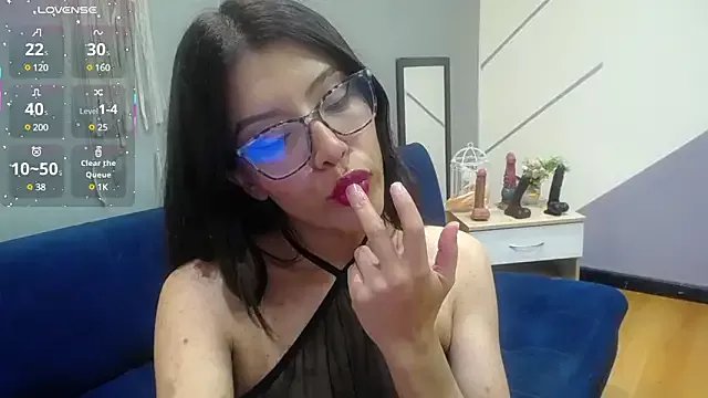 _lucysmith on StripChat