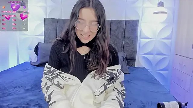 _paula_69 on StripChat