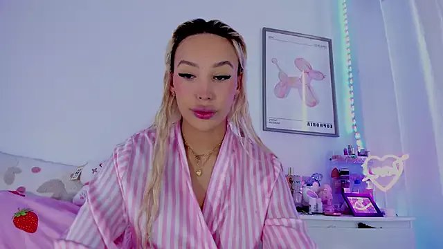 _viioletweekend_ on StripChat