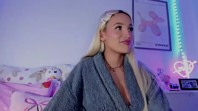 _viioletweekend_ on StripChat