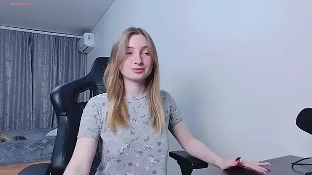 _whiteprincess on StripChat