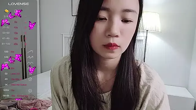 Offline A-xena on StripChat