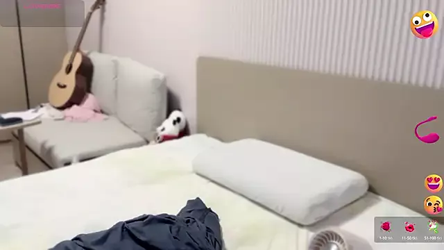 Offline A-xena on StripChat