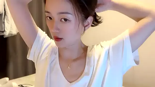 Offline A-xena on StripChat