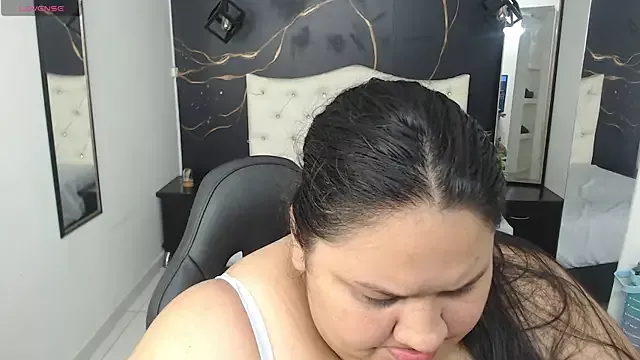 Aaliyah11 on StripChat 