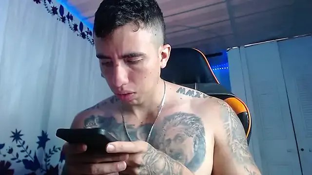 Adam_Hudsond on StripChat