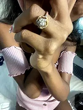 adaraSmiith on StripChat