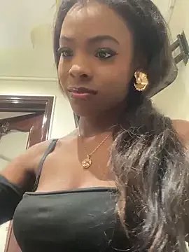 adaraSmiith on StripChat