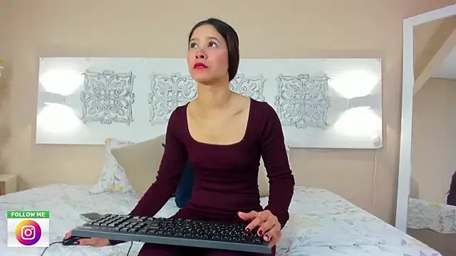 adelaa_11 on StripChat