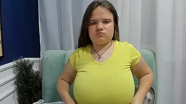 AdeleCruz on StripChat