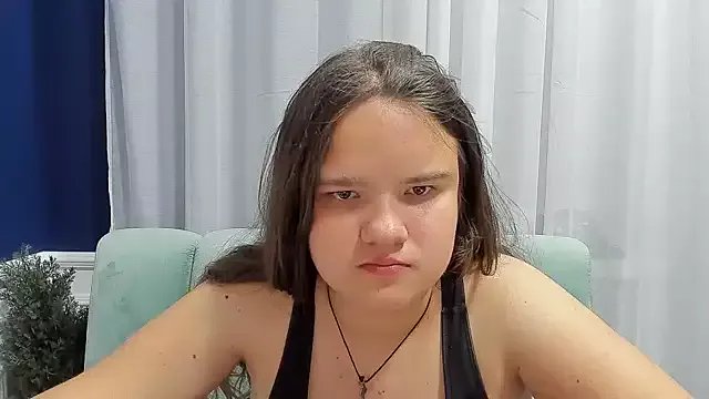 AdeleCruz on StripChat