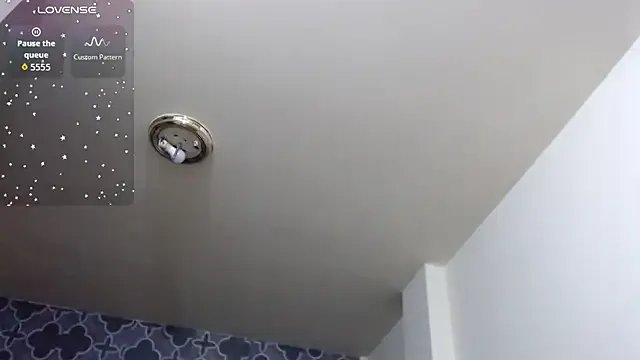 AdeleCruzz on StripChat