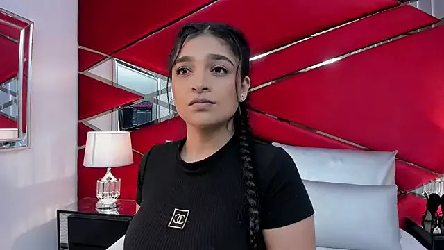 AdeleGray on StripChat