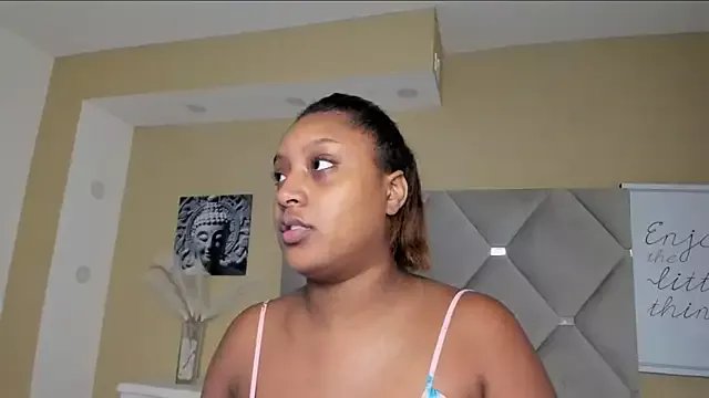 Adelehottman on StripChat