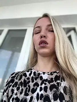 Adelina0001 on StripChat