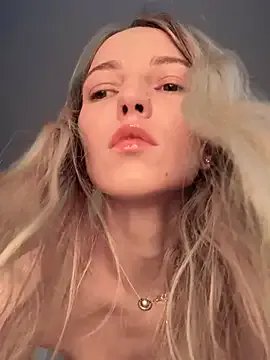 Adelina0001 on StripChat