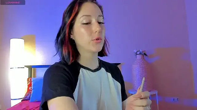 adell_berry on StripChat