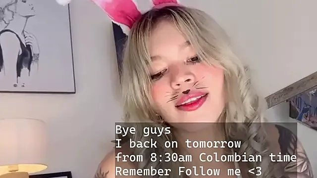 Adria_ross on StripChat