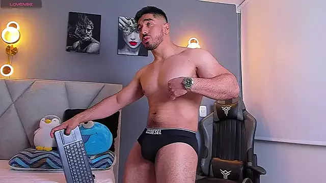 Offline Adrian_Torres_ on StripChat