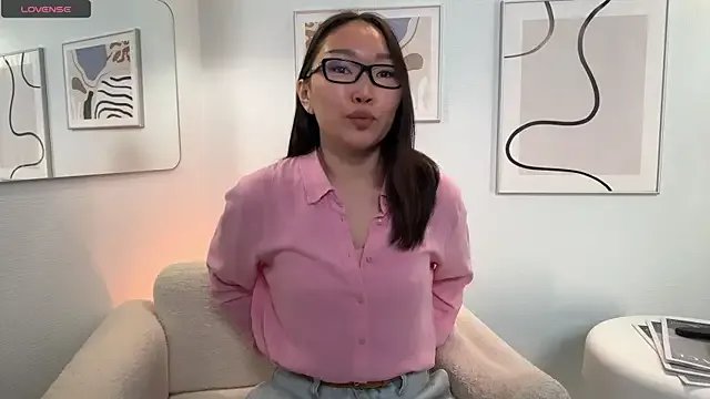 AdriaNochi on StripChat