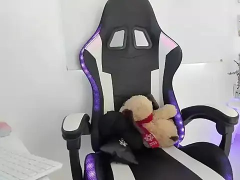 agaataa_ on StripChat