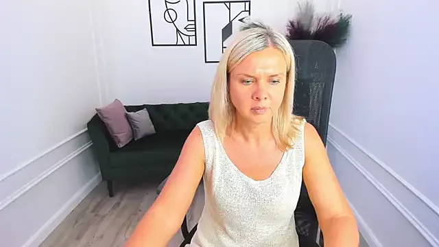 AgathaKlouin on StripChat 