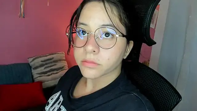 agnes_213 on StripChat